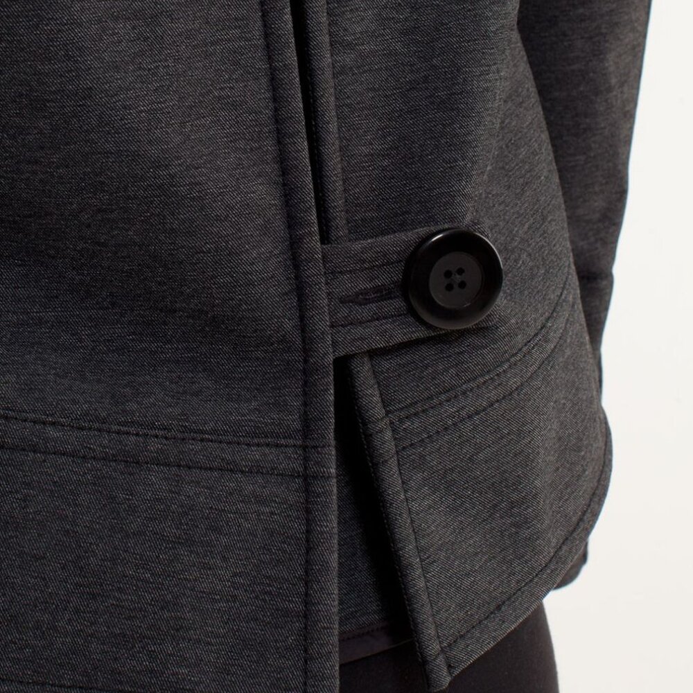 Lululemon Coco Softshell Size 4 - image 8